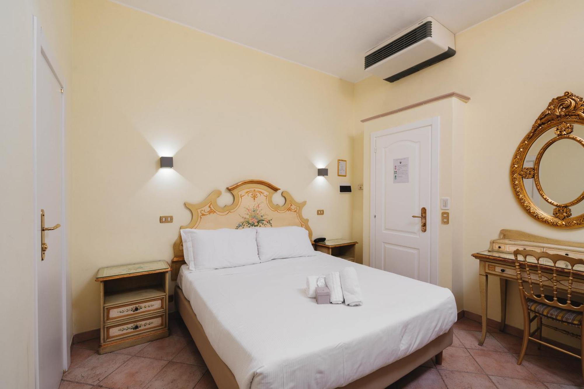 Sourire Hotel Рим Екстериор снимка