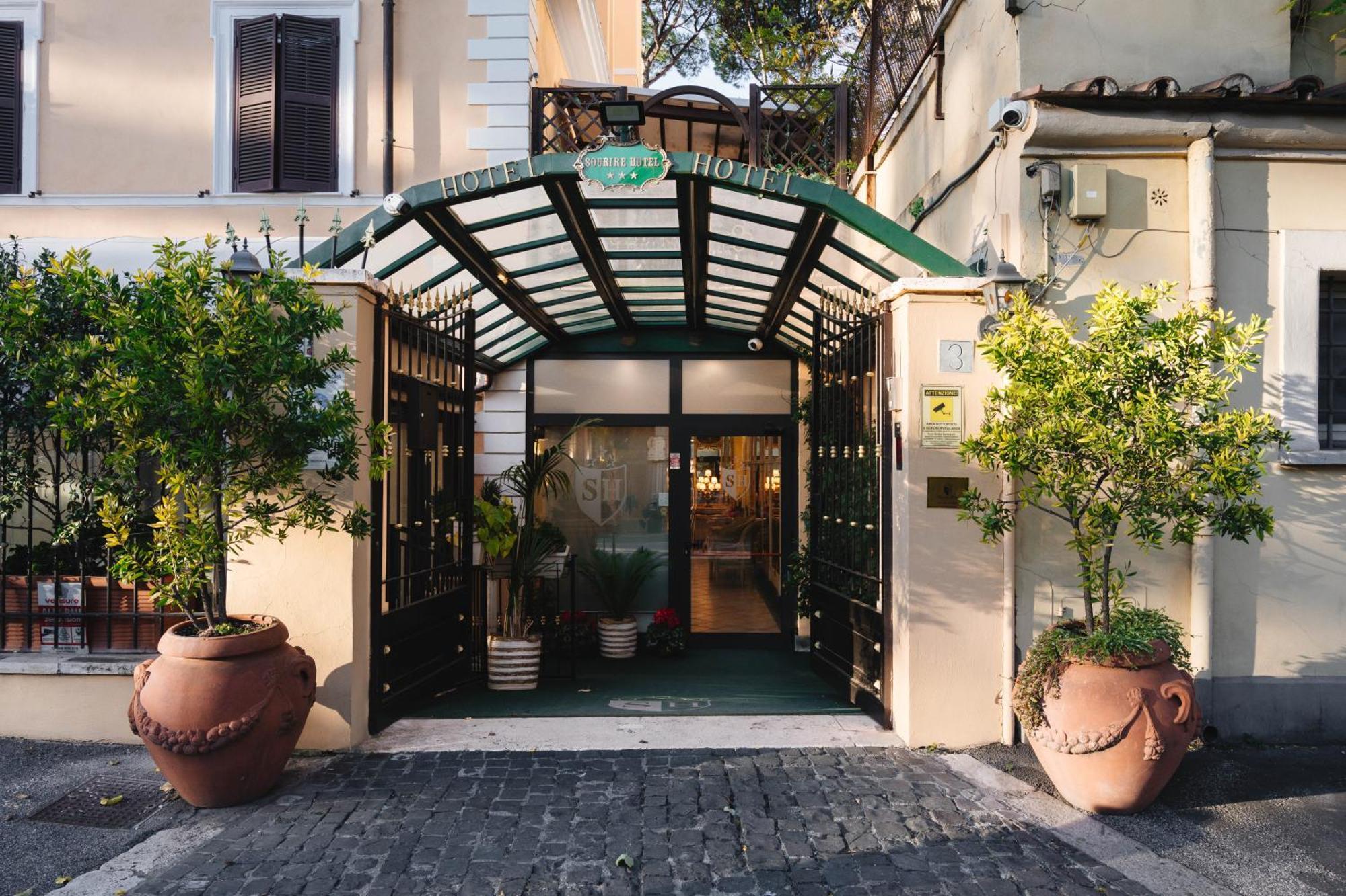 Sourire Hotel Рим Екстериор снимка
