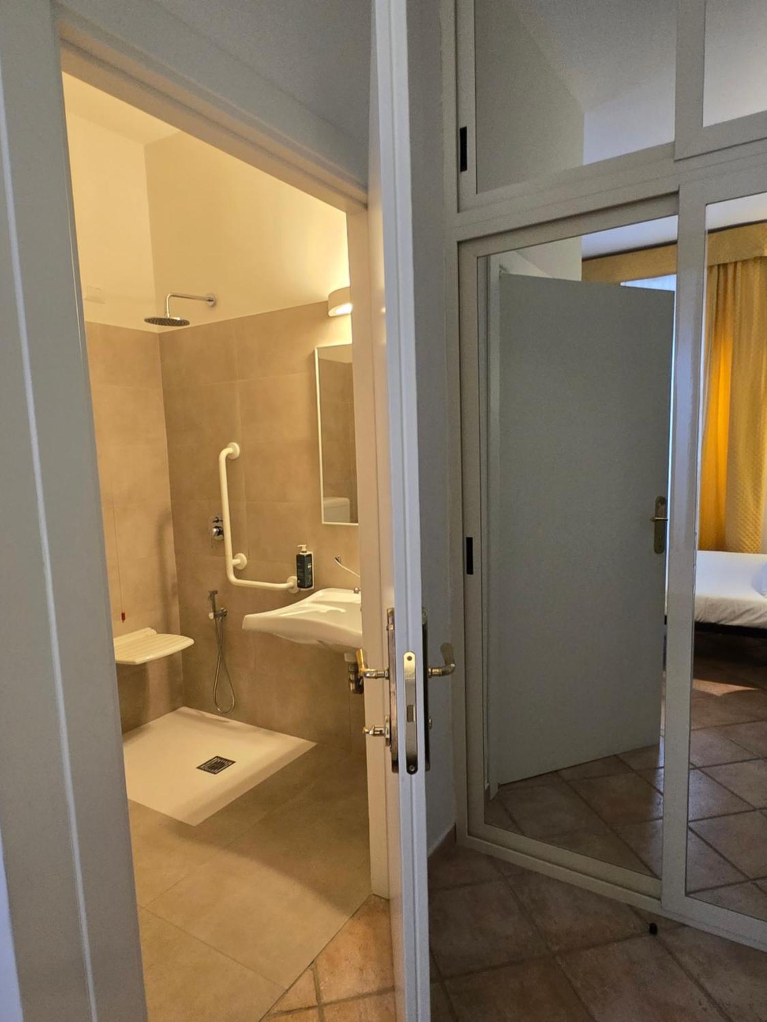 Sourire Hotel Рим Екстериор снимка